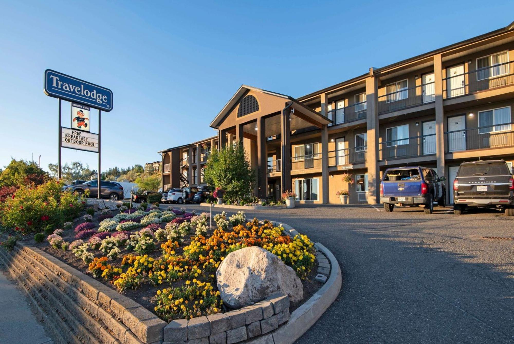 Travelodge By Wyndham Kamloops Mountview Exterior foto